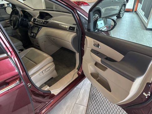 Used 2016 Honda Odyssey Touring Elite image 36