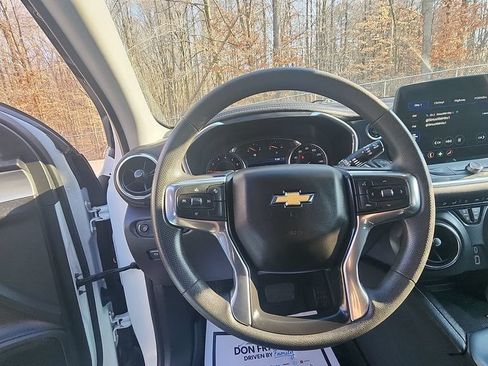 Used 2024 Chevrolet Blazer LT w/ Convenience Package FWD image 18