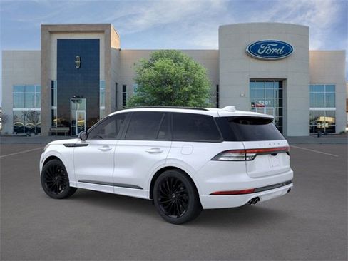 New 2026 Lincoln Aviator Reserve image 4