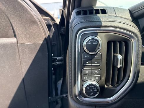 Used 2021 GMC Sierra 1500 Elevation w/ Preferred Package AWD/4WD image 29