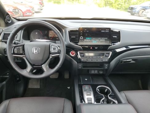 Certified 2024 Honda Ridgeline Black Edition image 16