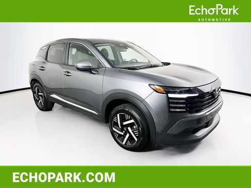 Used 2025 Nissan Kicks SV image 1