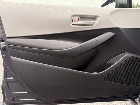Used 2025 Toyota Corolla LE FWD image 13