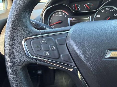 Used 2018 Chevrolet Cruze LT w/ Sun And Sound Package FWD image 27