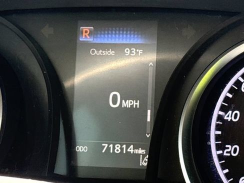 Used 2018 Toyota Camry LE FWD image 25