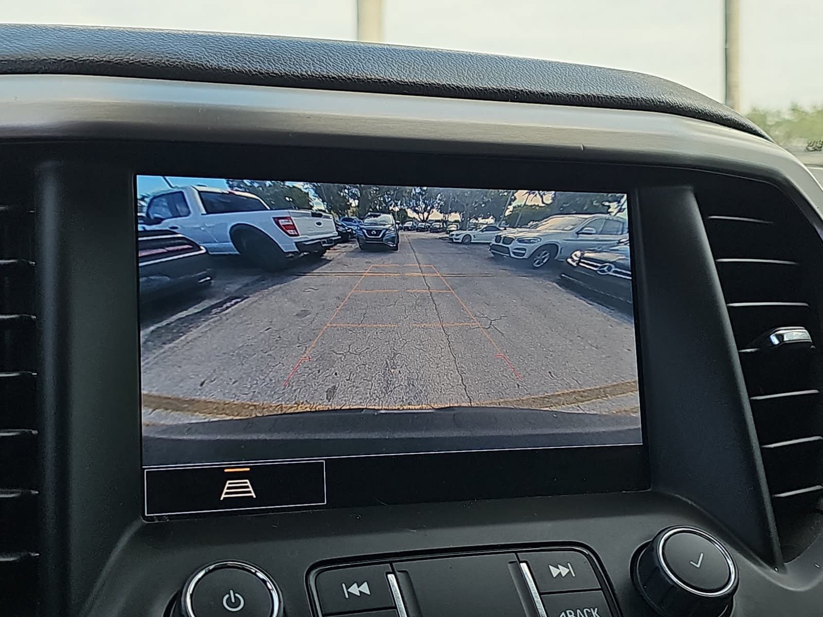 Used 2023 GMC Acadia SLT w/ Preferred Package FWD image 19