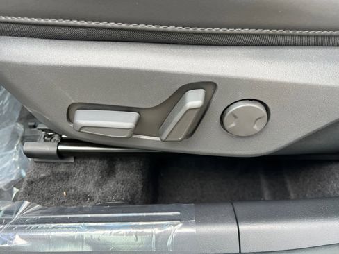 New 2025 Kia Niro EX w/ EX Cold Weather Package image 18