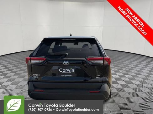 Used 2025 Toyota RAV4 LE AWD/4WD image 4