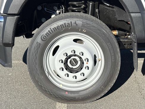 New 2026 Ford F550 4x4 Regular Cab Super Duty image 9