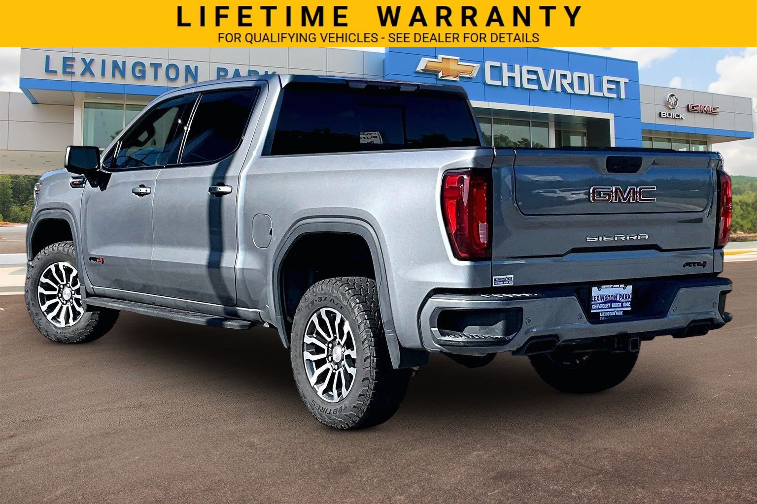 Certified 2022 GMC Sierra 1500 AT4 w/ AT4 Carbonpro Edition AWD/4WD image 2