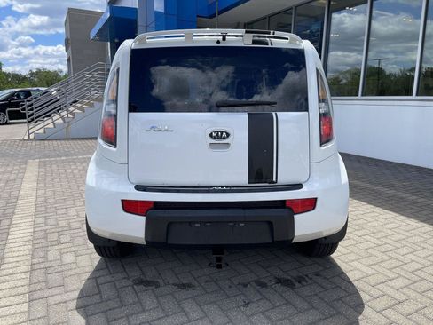 Used 2010 Kia Soul + FWD image 4