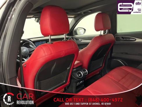 Used 2022 Alfa Romeo Stelvio Veloce image 36