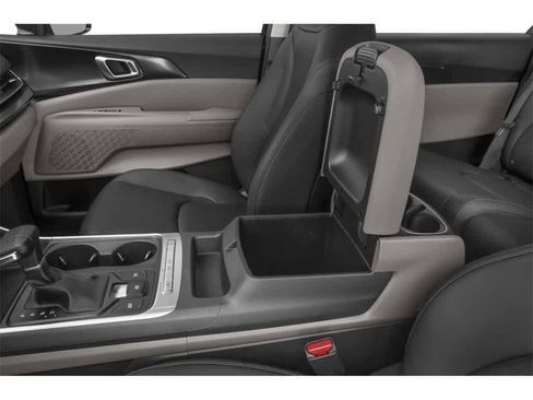 New 2026 Kia Carnival LXS image 13