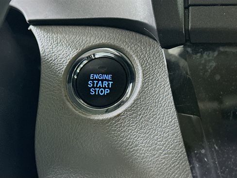 Used 2020 Toyota Sienna LE w/ LE Preferred Package FWD image 20