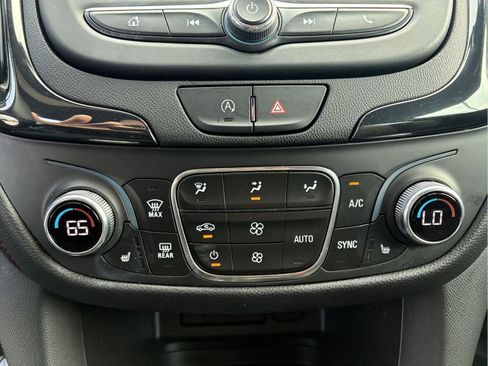 Used 2022 Chevrolet Equinox RS AWD/4WD image 25