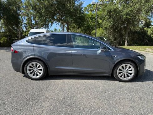 Used 2018 Tesla Model X 75D AWD/4WD image 8