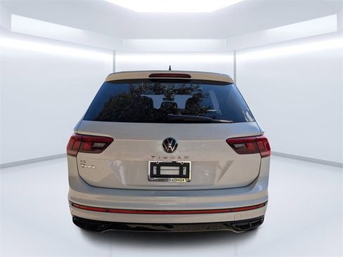 Certified 2022 Volkswagen Tiguan SE R-Line image 4