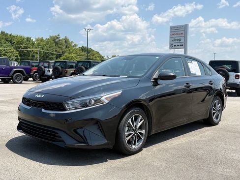 Used 2024 Kia Forte LXS FWD image 3