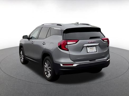 Used 2024 GMC Terrain SLT image 11