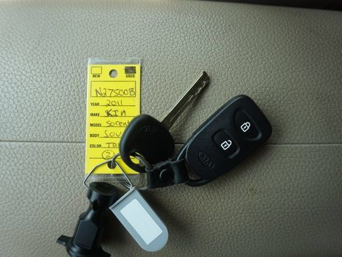 Used 2011 Kia Sorento 2WD w/ Convenience Pkg image 30