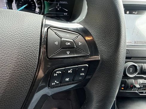 Used 2017 Ford Explorer XLT w/ Equipment Group 202A AWD/4WD image 30