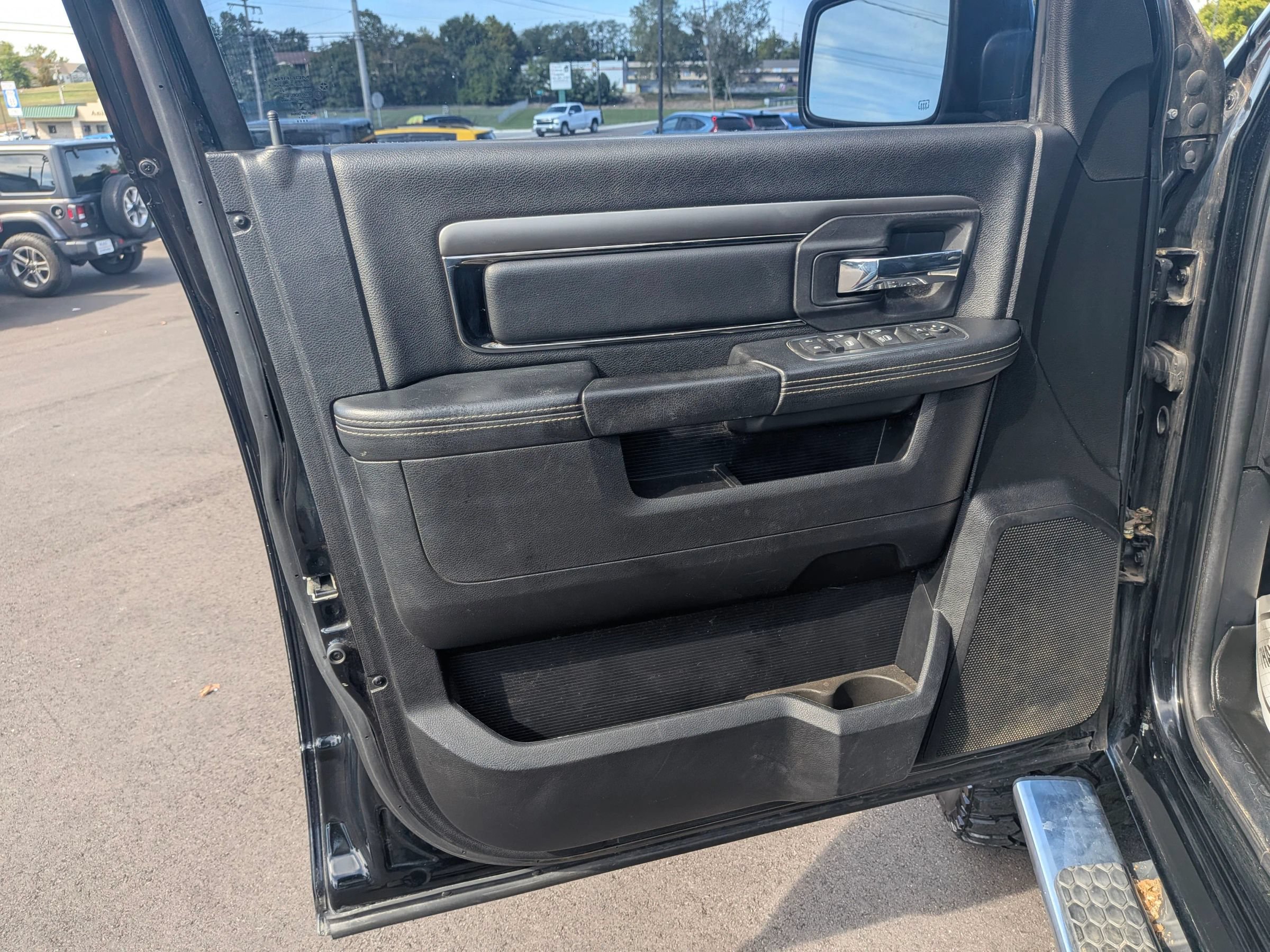 Used 2014 RAM 1500 Sport w/ Convenience Group AWD/4WD image 18