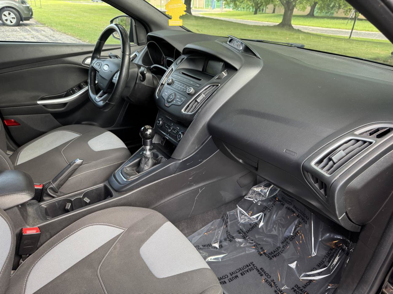 Used 2017 Ford Focus ST FWD image 27