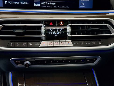 Used 2022 BMW X5 xDrive40i w/ M Sport Package image 18