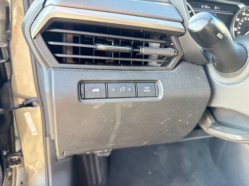 Used 2023 Nissan Altima 2.5 SR FWD image 12