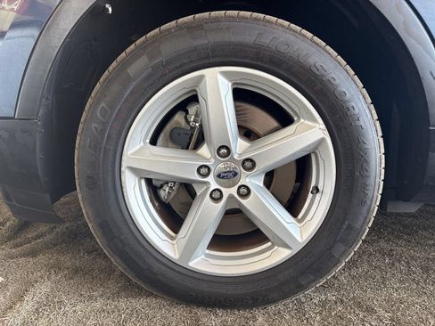 Used 2016 Ford Explorer XLT AWD/4WD image 24