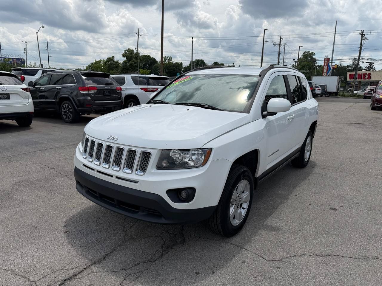 Used 2017 Jeep Compass Latitude FWD image 7