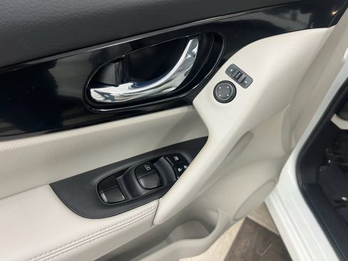 Used 2018 Nissan Rogue Sport SV image 6