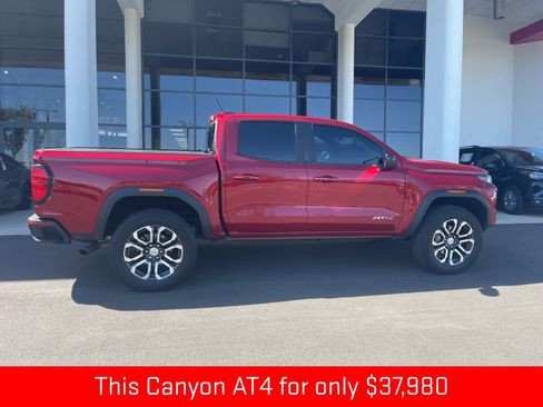 Used 2023 GMC Canyon AT4 w/ AT4 Premium Package AWD/4WD image 8