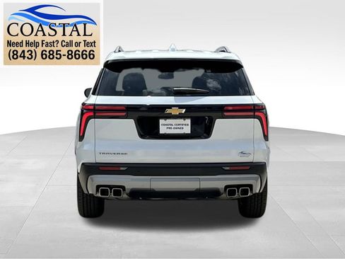 Used 2025 Chevrolet Traverse LT FWD image 13