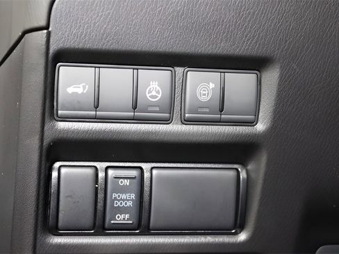 Used 2024 Nissan Armada Platinum w/ Captain's Chairs Package image 22