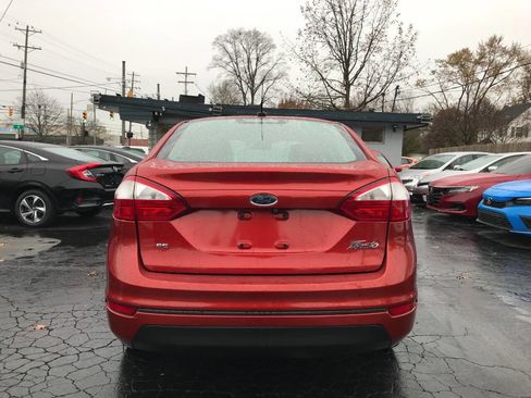 Used 2018 Ford Fiesta SE image 6