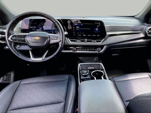 Used 2026 Chevrolet Equinox LT w/ Convenience Package II FWD image 17