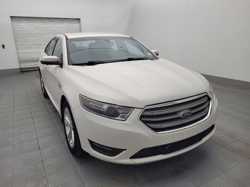 Used 2017 Ford Taurus SEL image 13