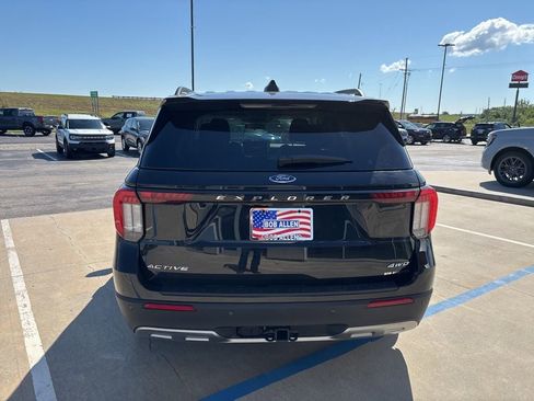 New 2025 Ford Explorer Active w/ Active Comfort Package image 4