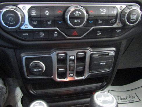 Used 2020 Jeep Wrangler Unlimited Sport image 26