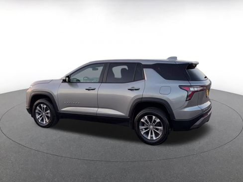Used 2025 Chevrolet Equinox LT FWD image 10