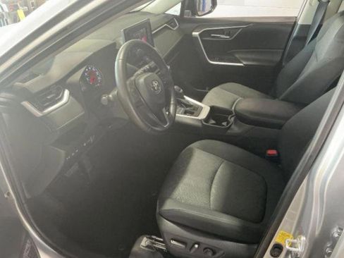 Used 2021 Toyota RAV4 XLE w/ Convenience Package image 8