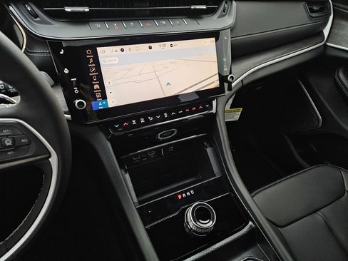 New 2026 Jeep Grand Cherokee Limited RWD image 19