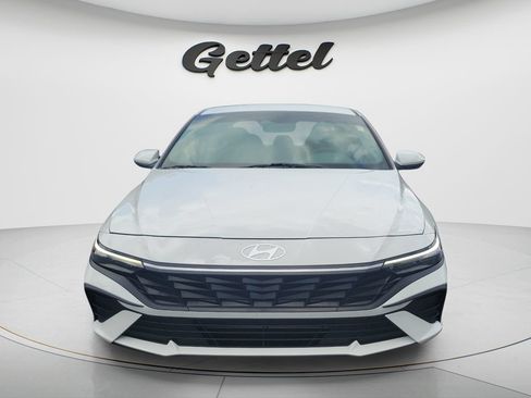 Certified 2024 Hyundai Elantra SEL FWD image 2