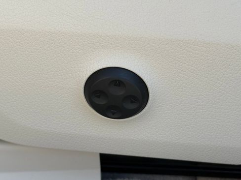 Used 2022 Mercedes-Benz EQS 450+ Sedan image 26