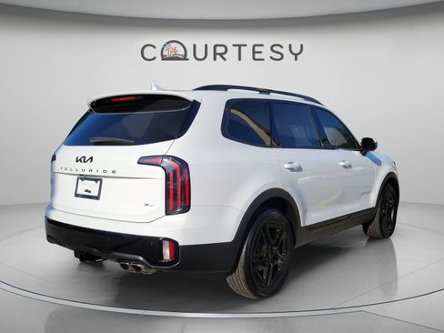 Certified 2025 Kia Telluride SX Prestige X-Line AWD/4WD image 3