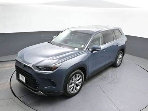 Certified 2025 Toyota Grand Highlander AWD image 37