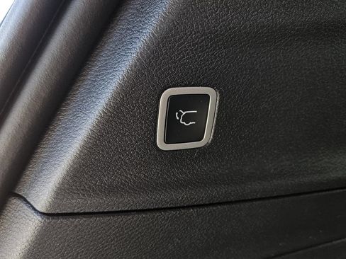 New 2026 Chrysler Pacifica Select FWD image 8