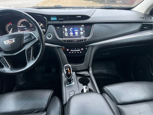 Used 2017 Cadillac XT5 Luxury w/ Driver Awareness Package FWD image 16