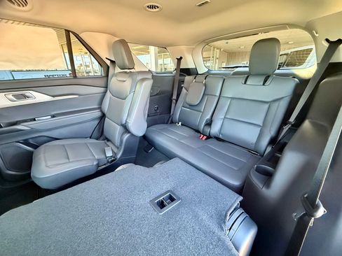 New 2026 Ford Explorer Active w/ Active Comfort Package image 23